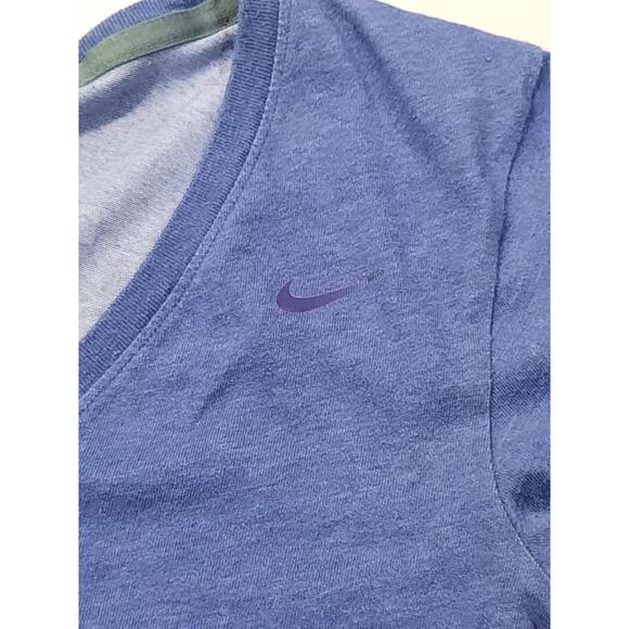 Nike Women's V-Neck T Shirt Long Sleeve Purple Size XS Dri Fit - Picture 3 of 4